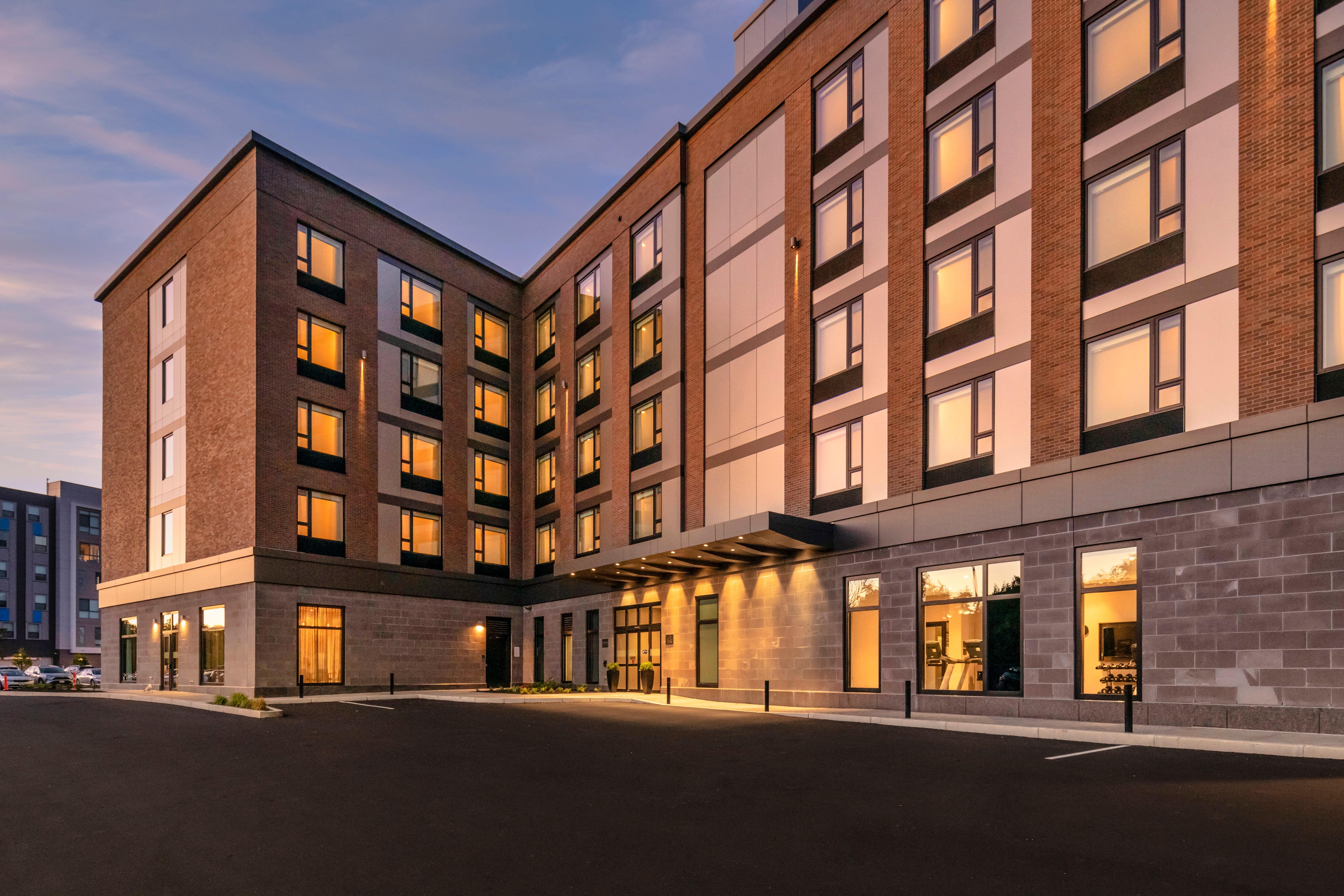 Holiday Inn Express - Boston Logan Airport - Revere By Ihg Exteriör bild