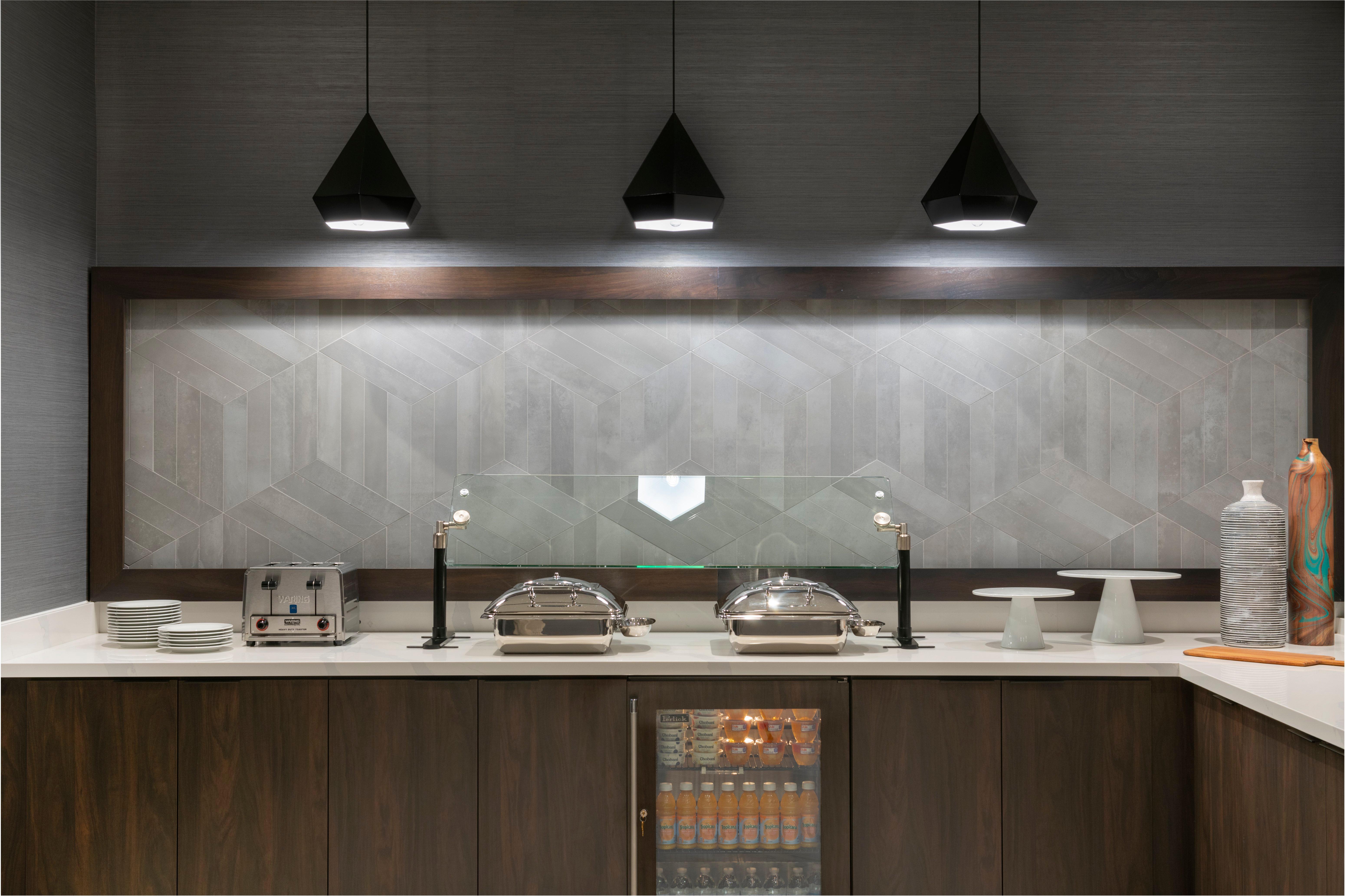 Holiday Inn Express - Boston Logan Airport - Revere By Ihg Exteriör bild