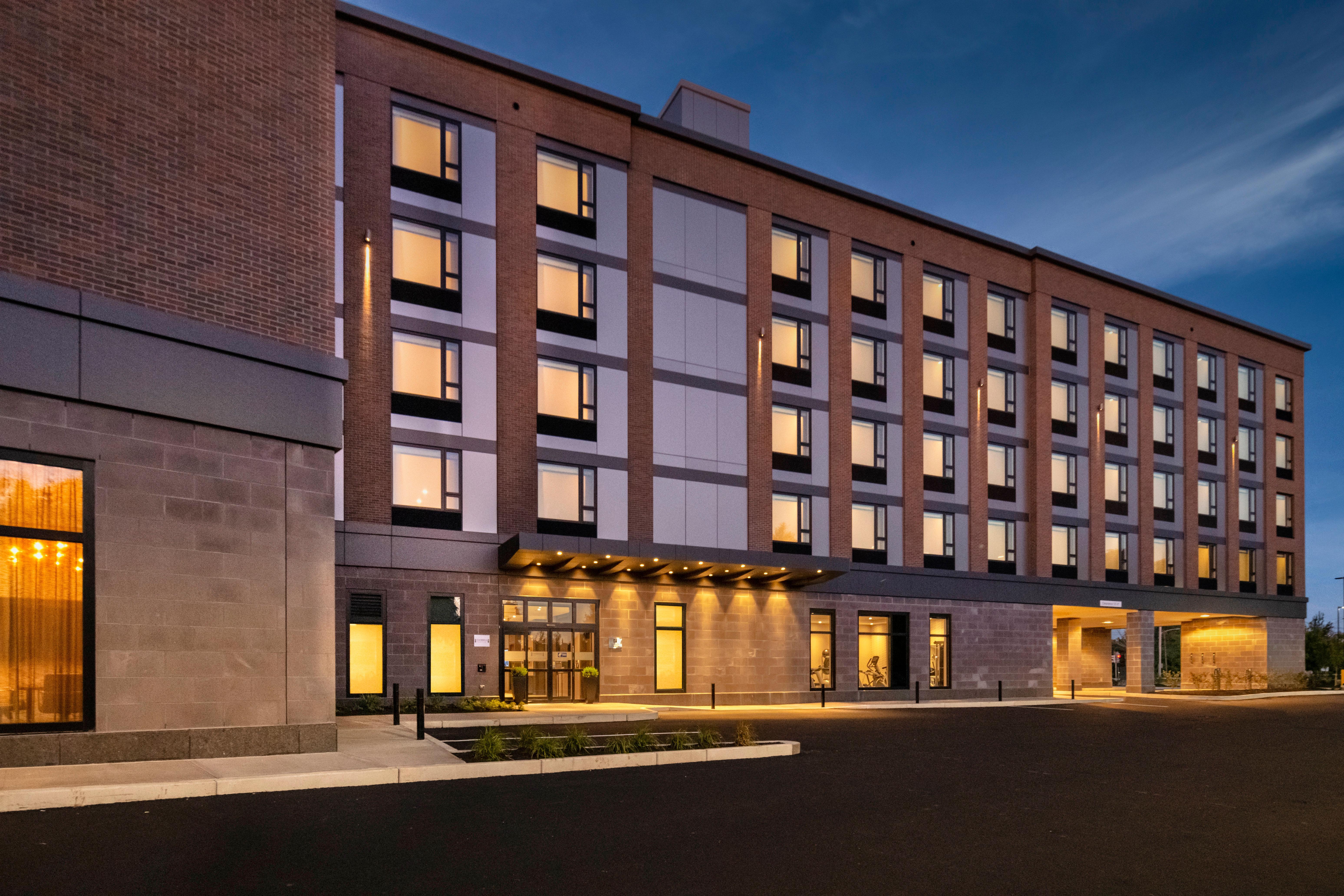Holiday Inn Express - Boston Logan Airport - Revere By Ihg Exteriör bild